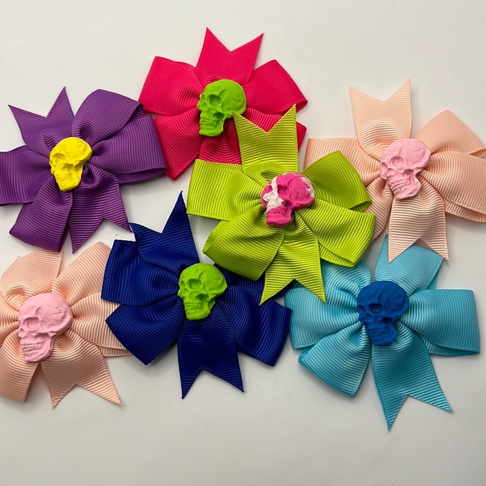 Skull hair clips